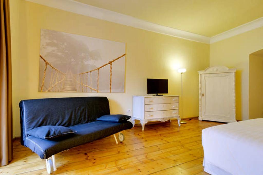 Al Cavour 34 Bed and Breakfast Trento Exteriör bild