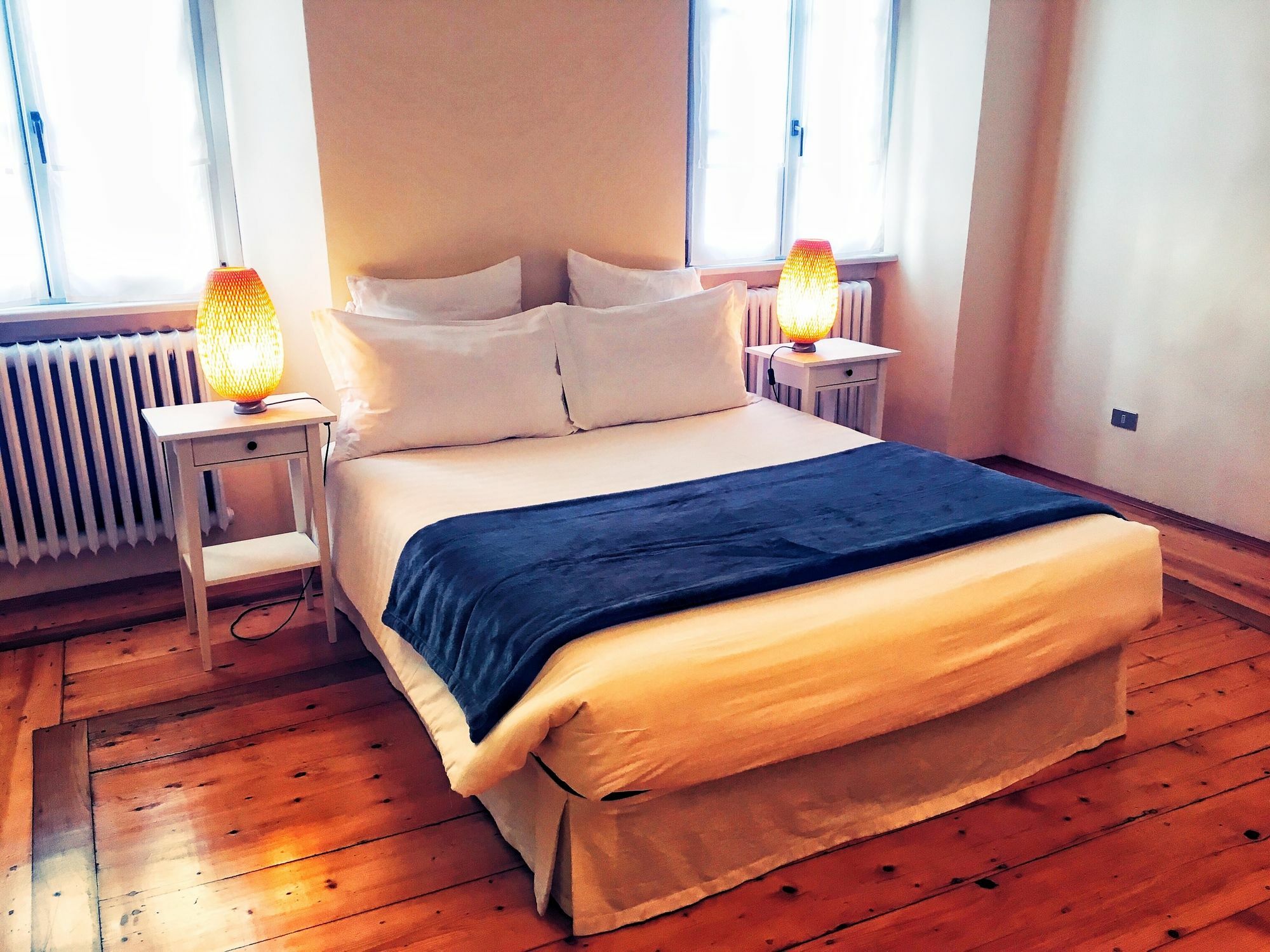 Al Cavour 34 Bed and Breakfast Trento Exteriör bild