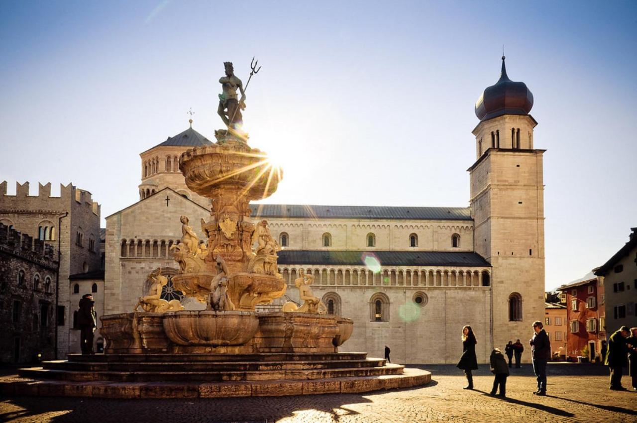 Al Cavour 34 Bed and Breakfast Trento Exteriör bild
